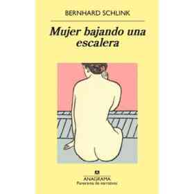 Mujer Bajando Una Escalera