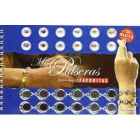 Mis Pulseras Favoritas (en Inglés)